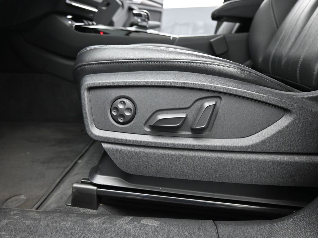 Used 2023 Audi Q5 2.0T Premium w/ Convenience Package image 38