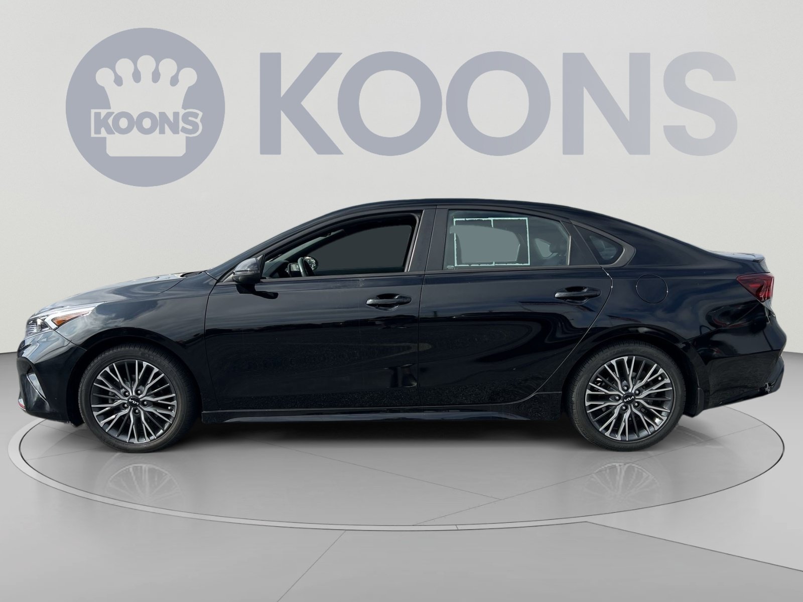 Used 2023 Kia Forte GT-Line w/ GT-Line Technology Package FWD image 2