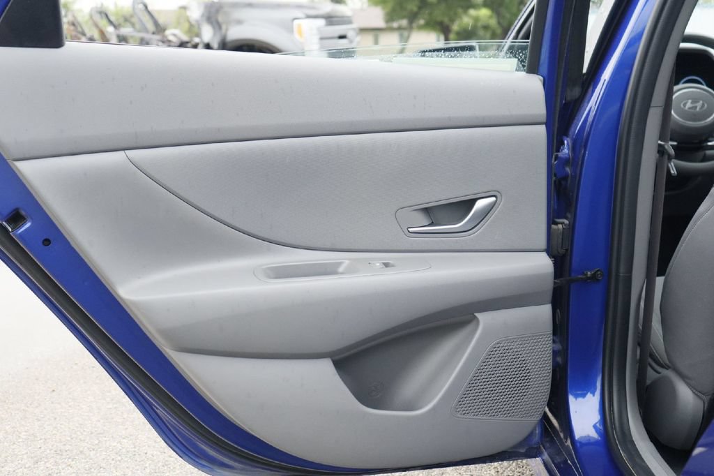 Used 2024 Hyundai Elantra SEL FWD image 24