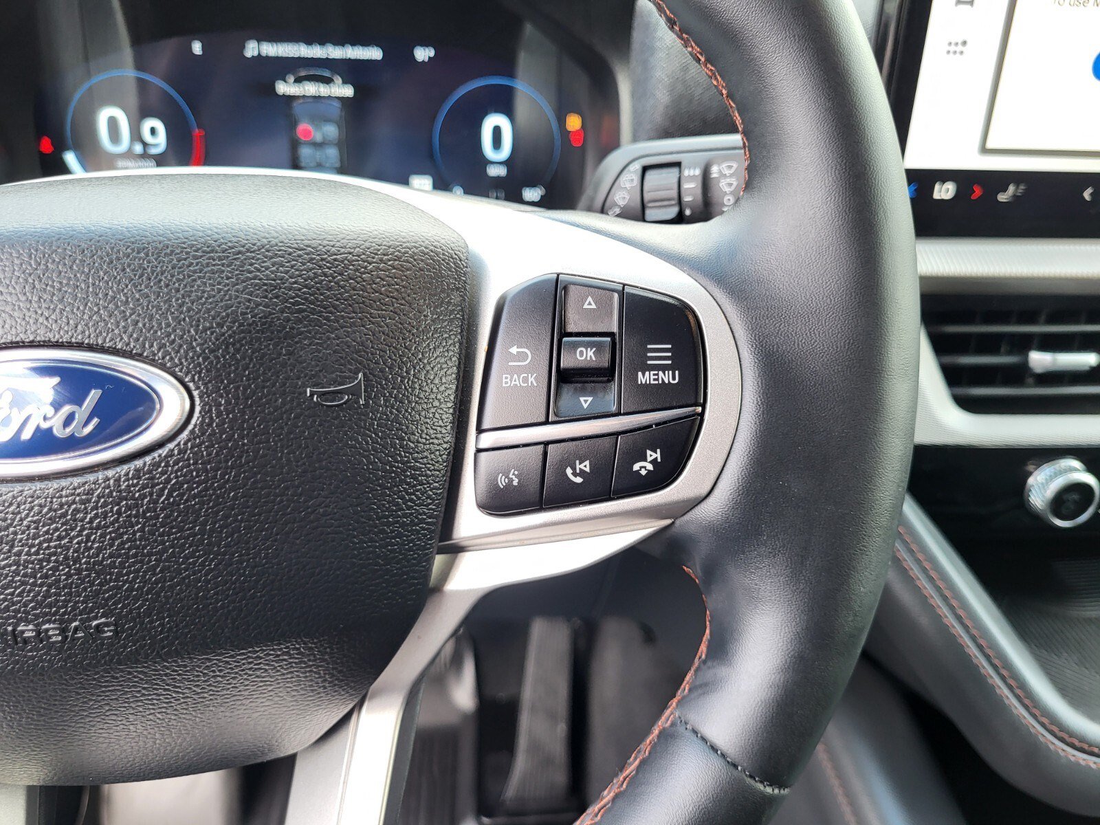 Certified 2025 Ford Explorer Active RWD image 30