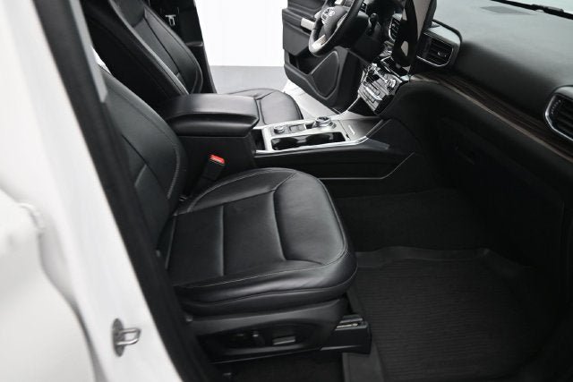 Certified 2023 Ford Explorer Limited w/ Limited Technology Package AWD/4WD image 15