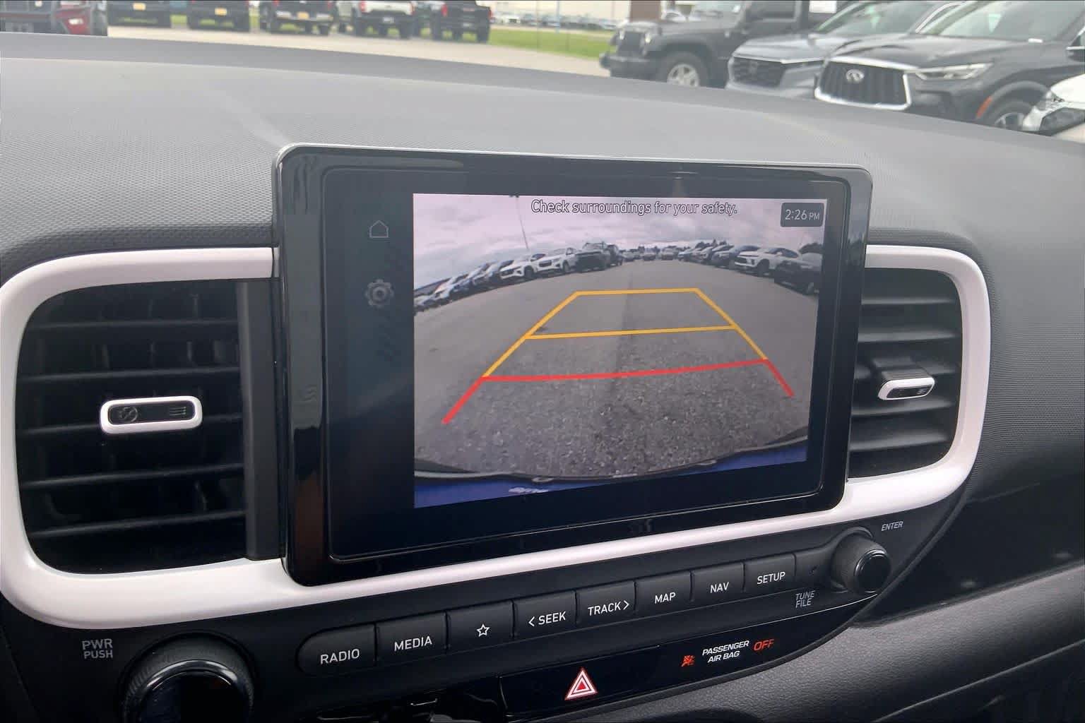 Used 2024 Hyundai Venue Limited FWD image 26