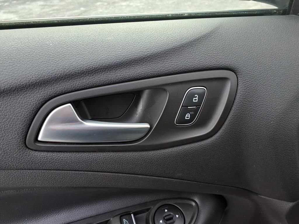 Certified 2019 Ford Escape SE image 16