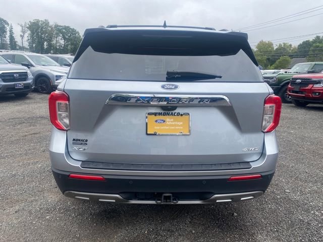 Certified 2022 Ford Explorer XLT w/ Equipment Group 202A image 4