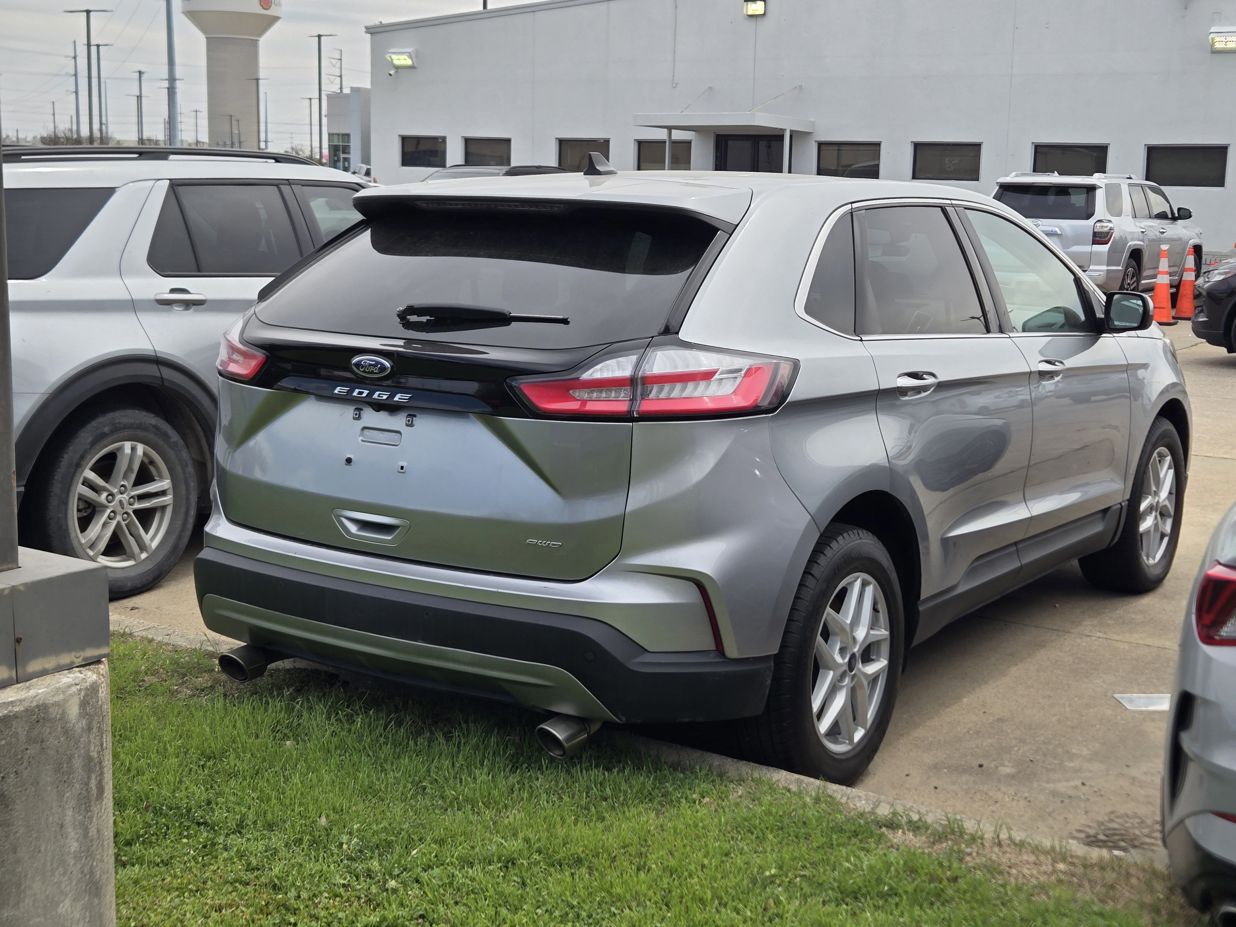 Certified 2024 Ford Edge SEL image 4