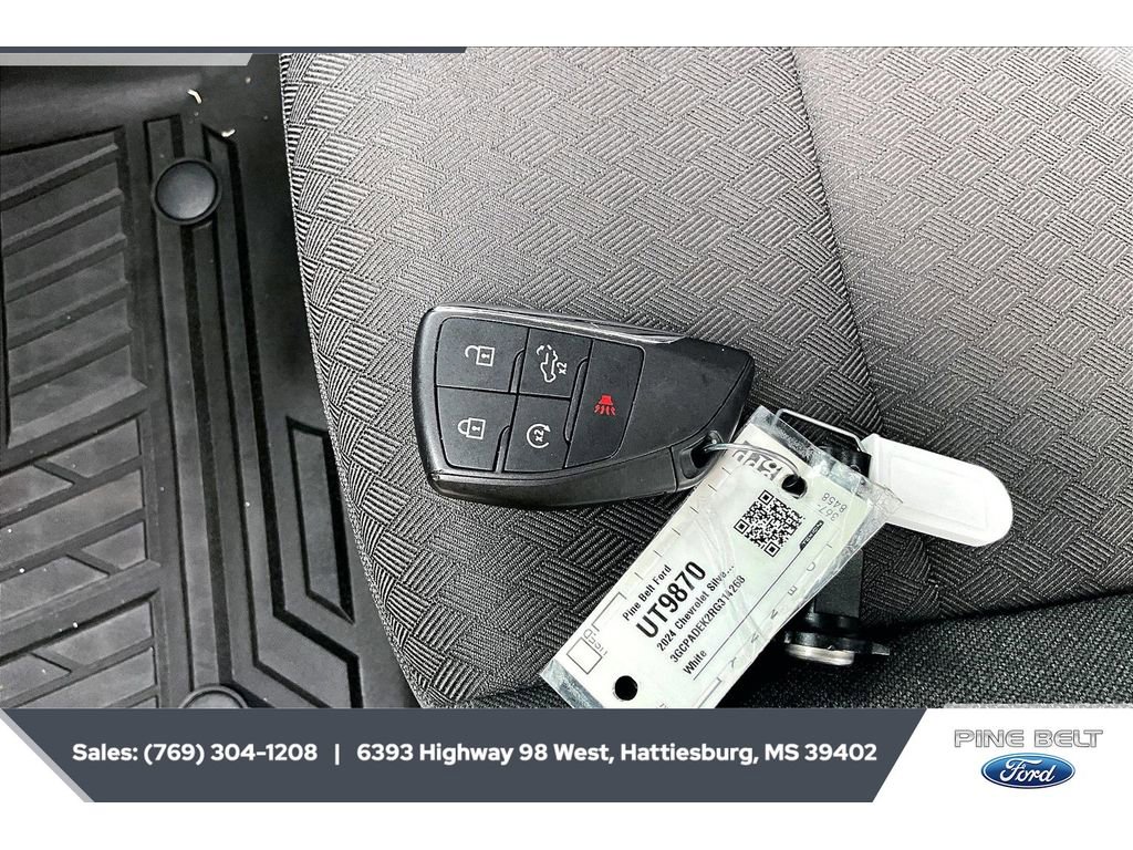 Used 2024 Chevrolet Silverado 1500 RST RWD image 9