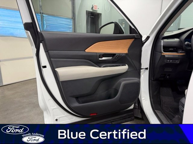 Used 2026 Toyota Grand Highlander AWD image 24