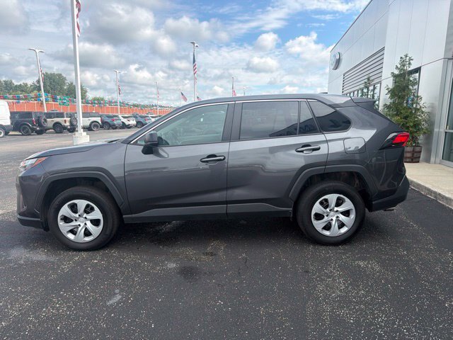 Used 2025 Toyota RAV4 LE AWD/4WD image 6