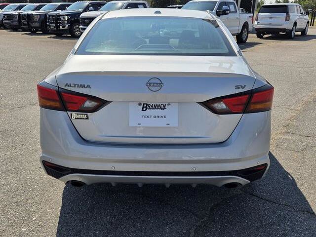 Used 2023 Nissan Altima 2.5 SV w/ SV Premium Package FWD image 10