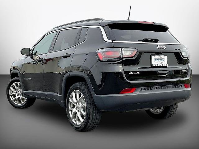 Used 2022 Jeep Compass Latitude w/ Sun and Sound Group AWD/4WD image 4