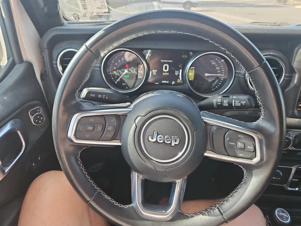 Used 2022 Jeep Wrangler Unlimited Sahara AWD/4WD image 15
