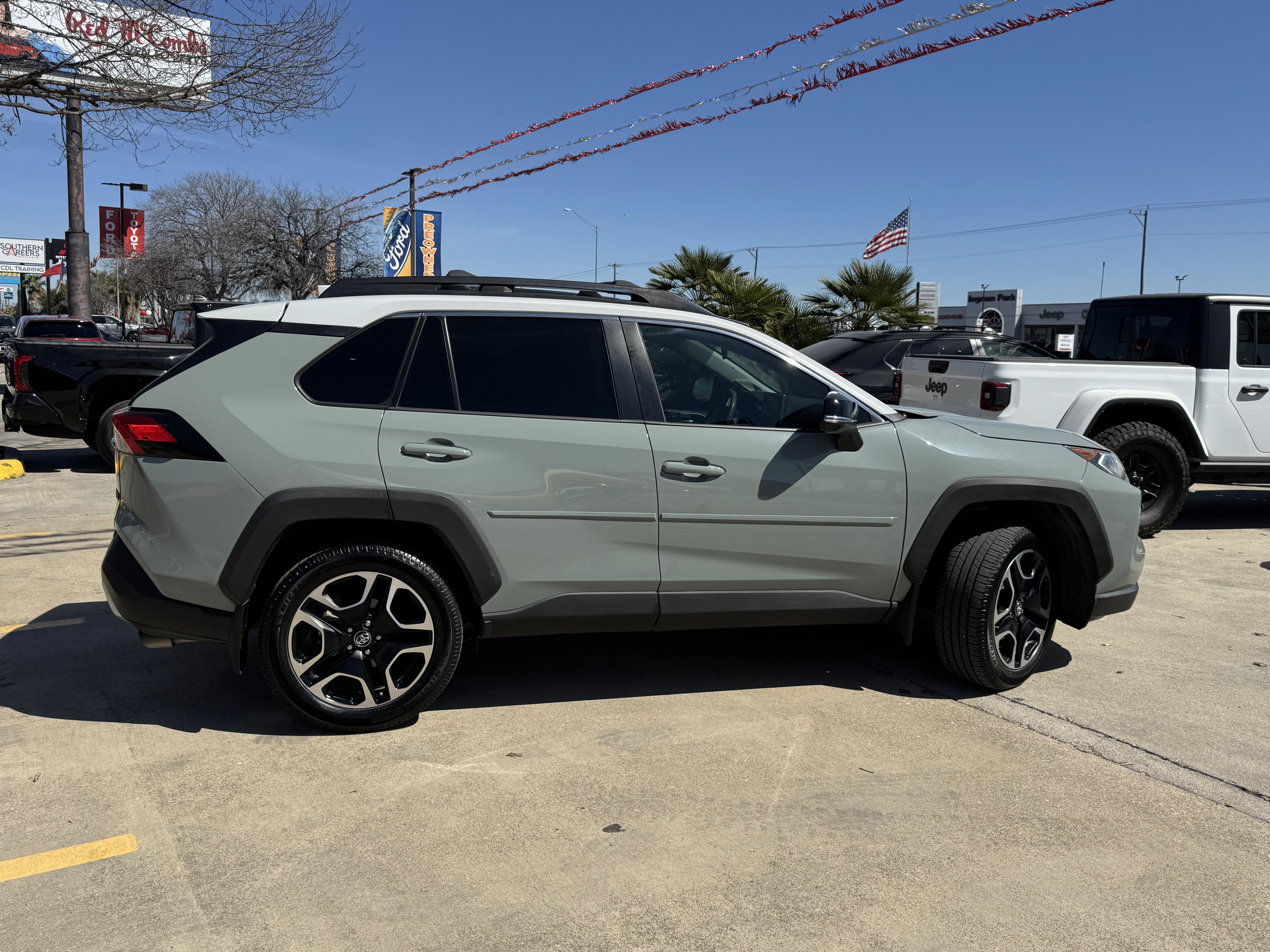 Used 2019 Toyota RAV4 Adventure image 3