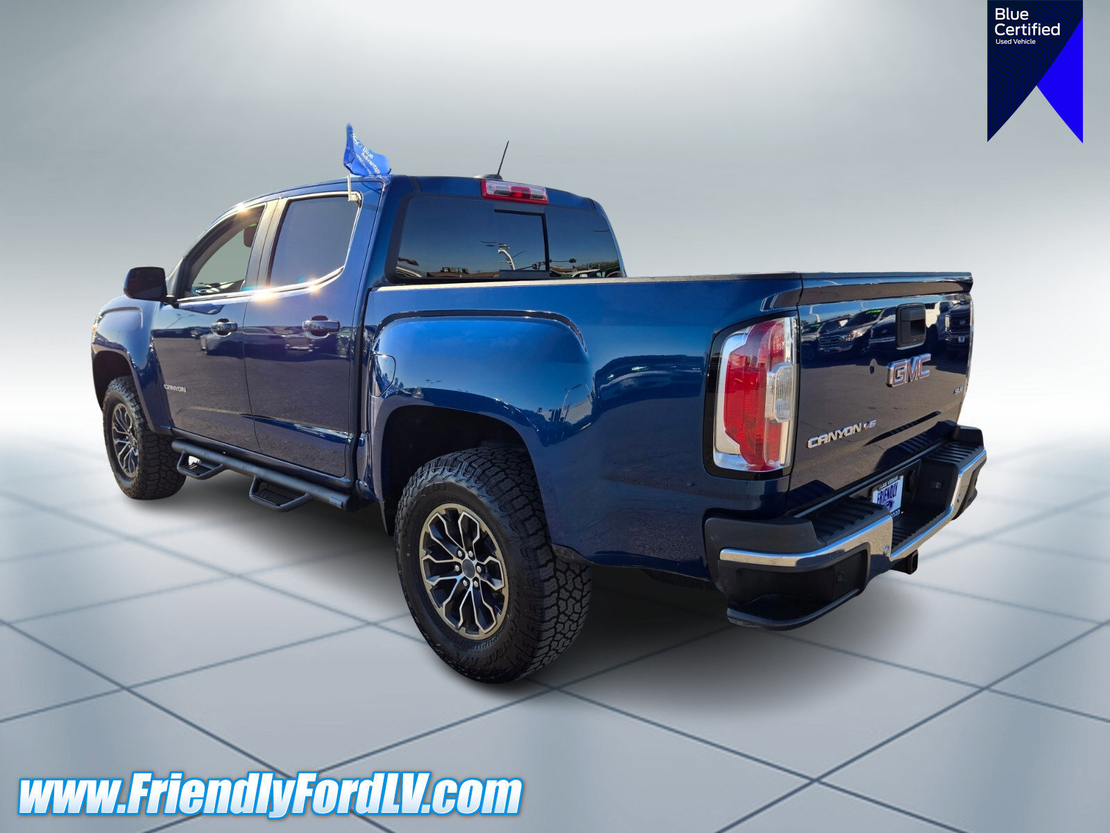 Used 2019 GMC Canyon SLE w/ Driver Alert Package image 3