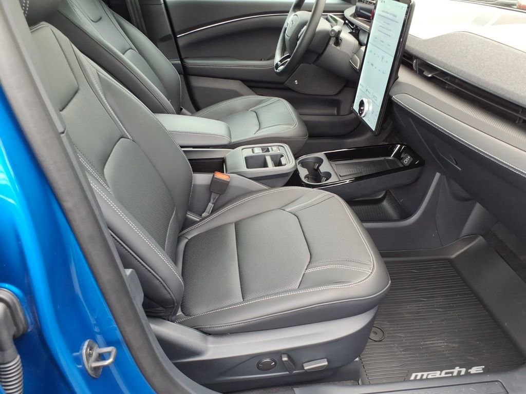 Certified 2025 Ford Mustang Mach-E Premium AWD/4WD image 8