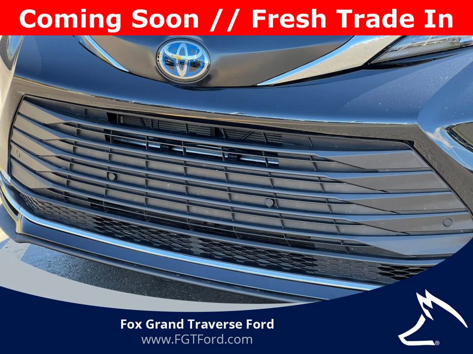 Used 2023 Toyota Sienna XLE FWD image 35