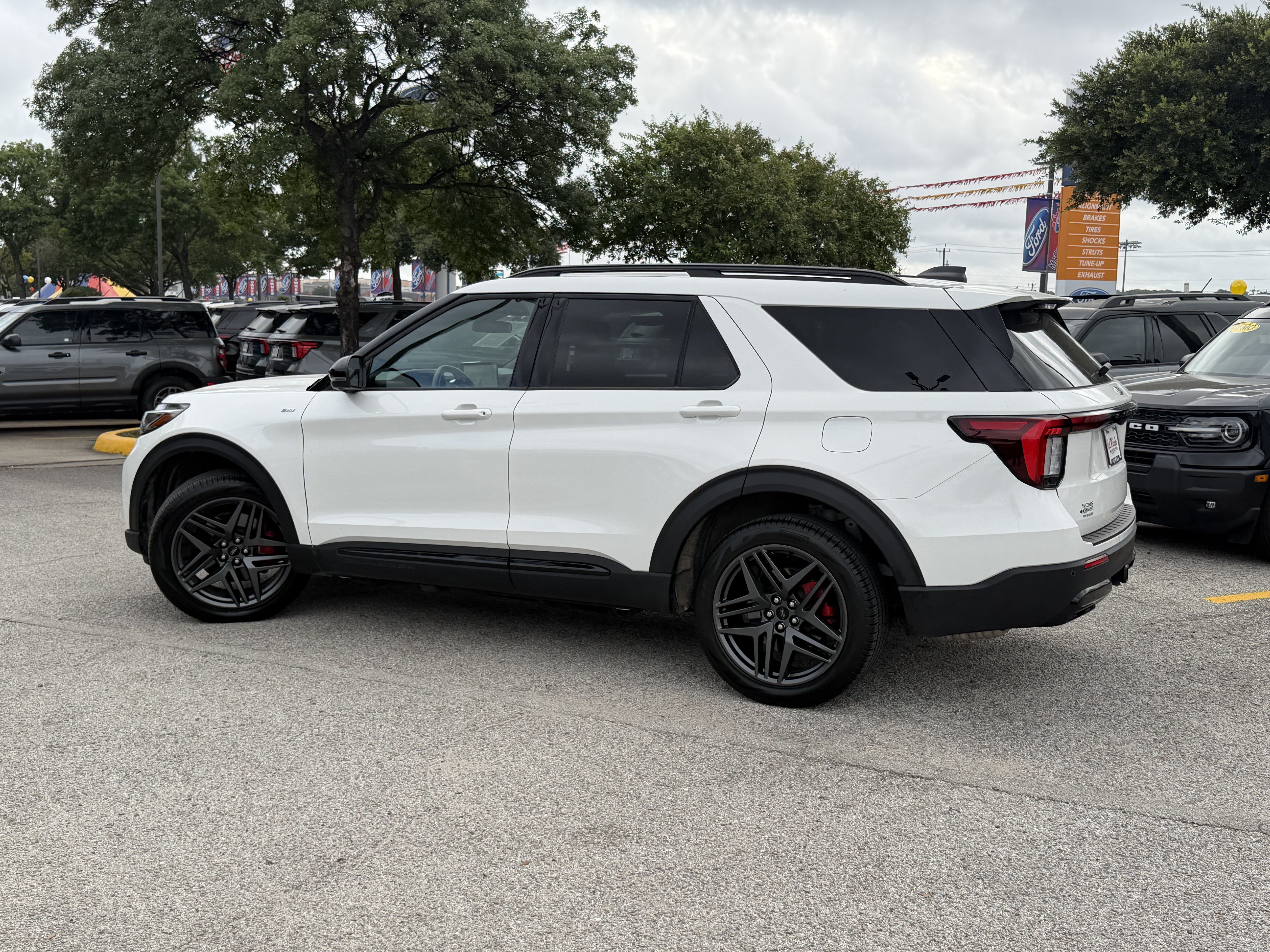 Certified 2025 Ford Explorer ST-Line w/ ST-Line Street Pack AWD/4WD image 11