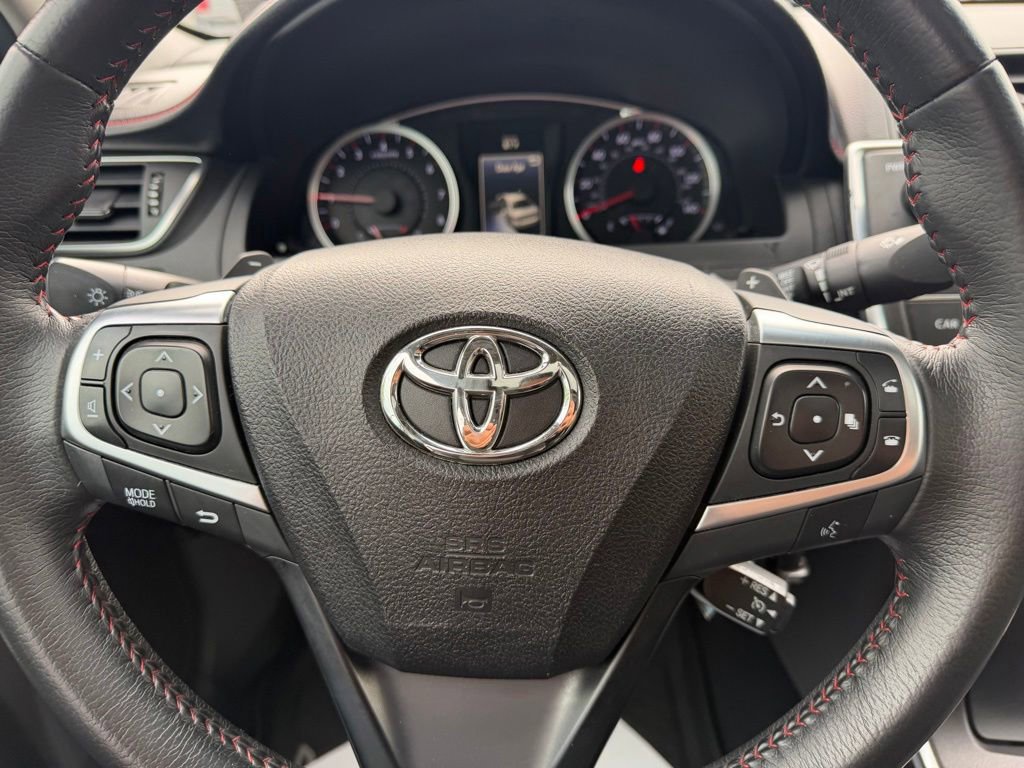 Used 2017 Toyota Camry SE w/ Moonroof Package FWD image 14