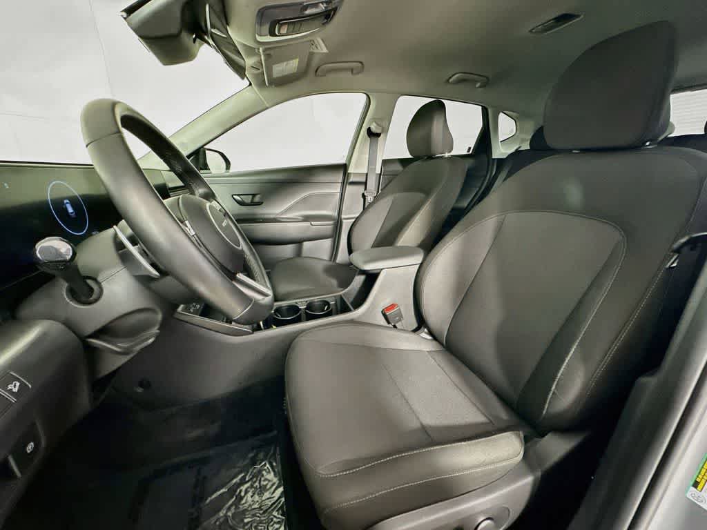 Used 2025 Hyundai Kona SEL FWD image 11