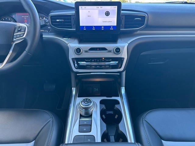 Certified 2022 Ford Explorer XLT w/ Equipment Group 202A image 17