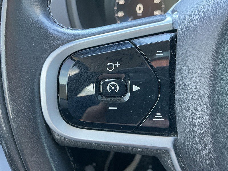 Used 2021 Volvo XC90 T5 Momentum w/ Advanced Package image 21