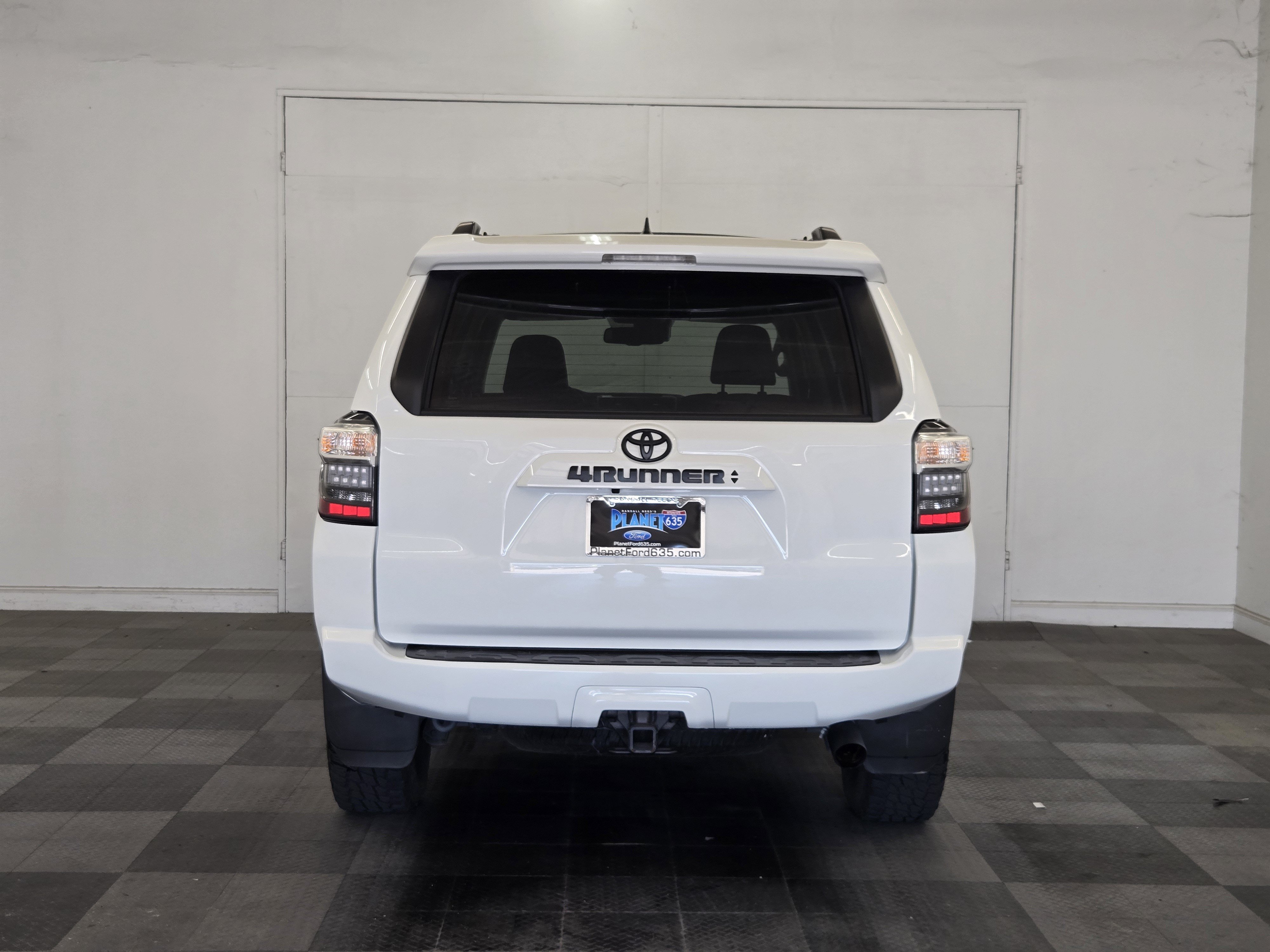 Used 2023 Toyota 4Runner SR5 Premium w/ Moonroof Package AWD/4WD image 6
