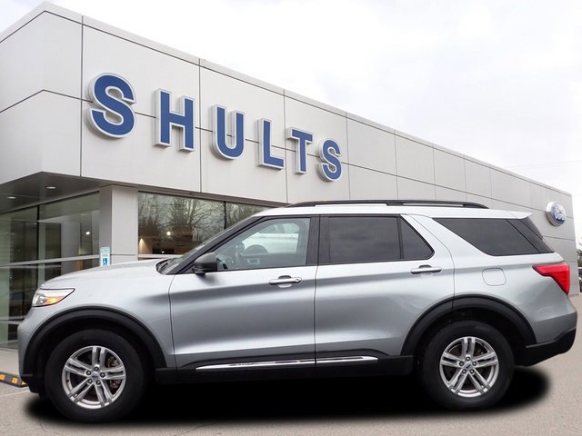 Certified 2023 Ford Explorer XLT w/ Equipment Group 202A image 6