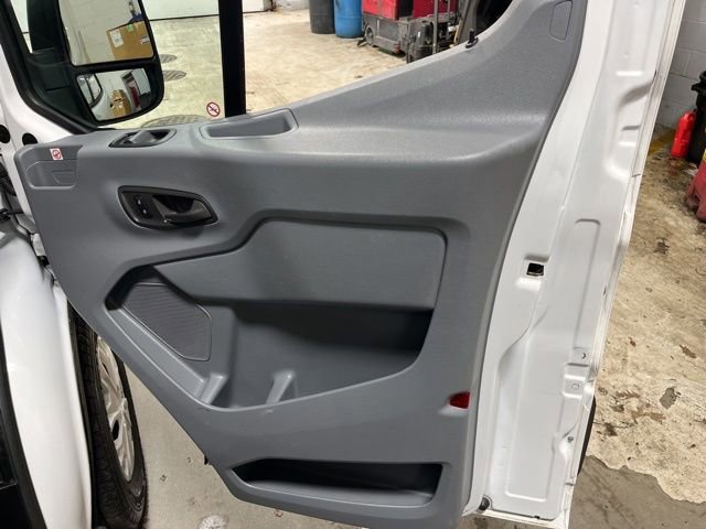 Certified 2019 Ford Transit 250 130 Low Roof w/ Exterior Upgrade Package image 30