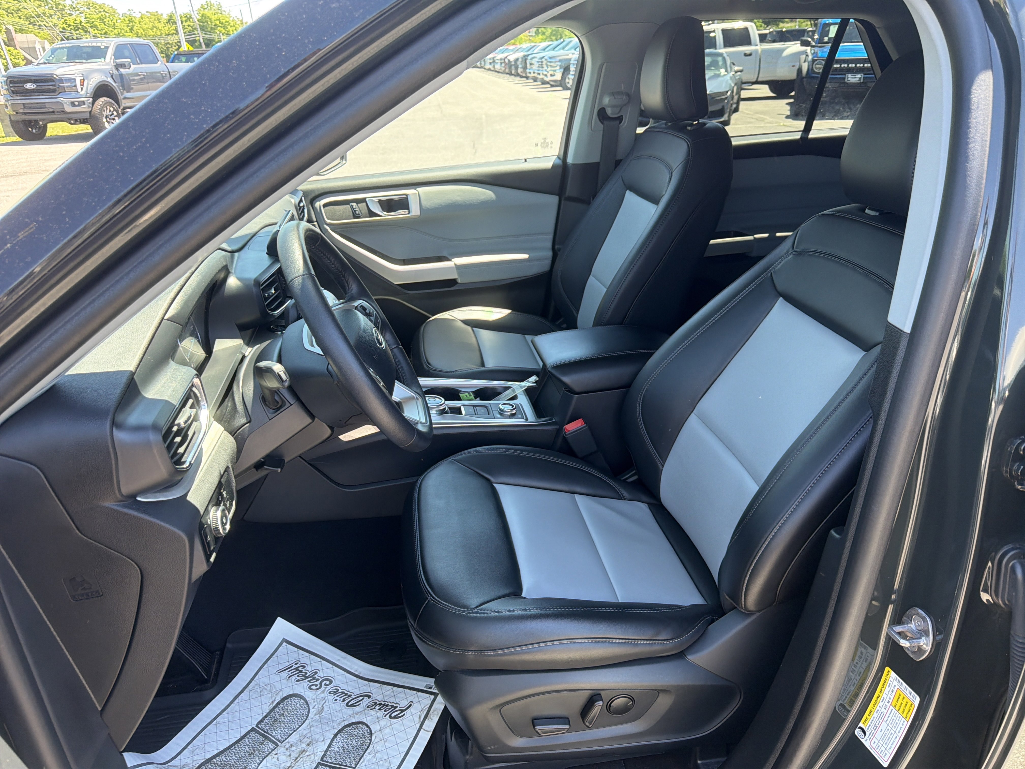 Certified 2024 Ford Explorer XLT w/ Equipment Group 202A AWD/4WD image 12