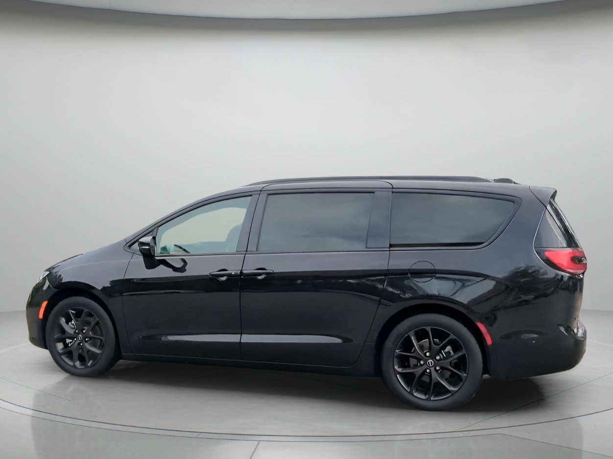 Used 2025 Chrysler Pacifica Limited FWD image 15