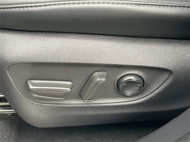 Used 2022 Toyota Highlander Platinum image 19