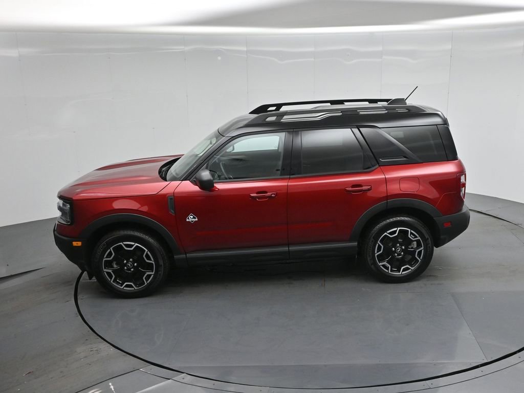 Certified 2025 Ford Bronco Sport Outer Banks w/ Outer Banks Tech Package+ AWD/4WD image 44