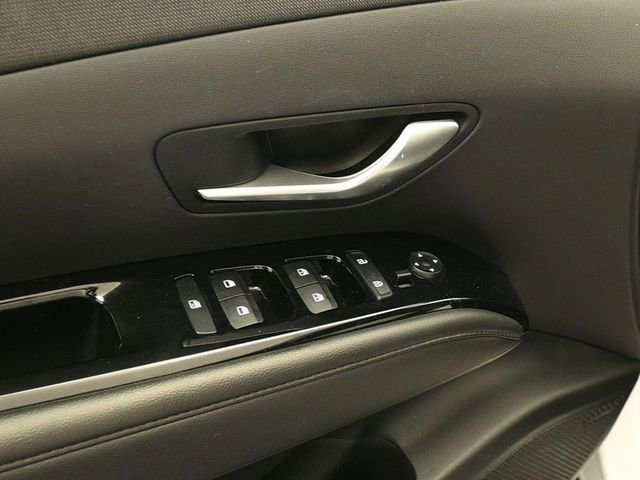 Used 2022 Hyundai Santa Cruz Limited w/ Winter Package image 13