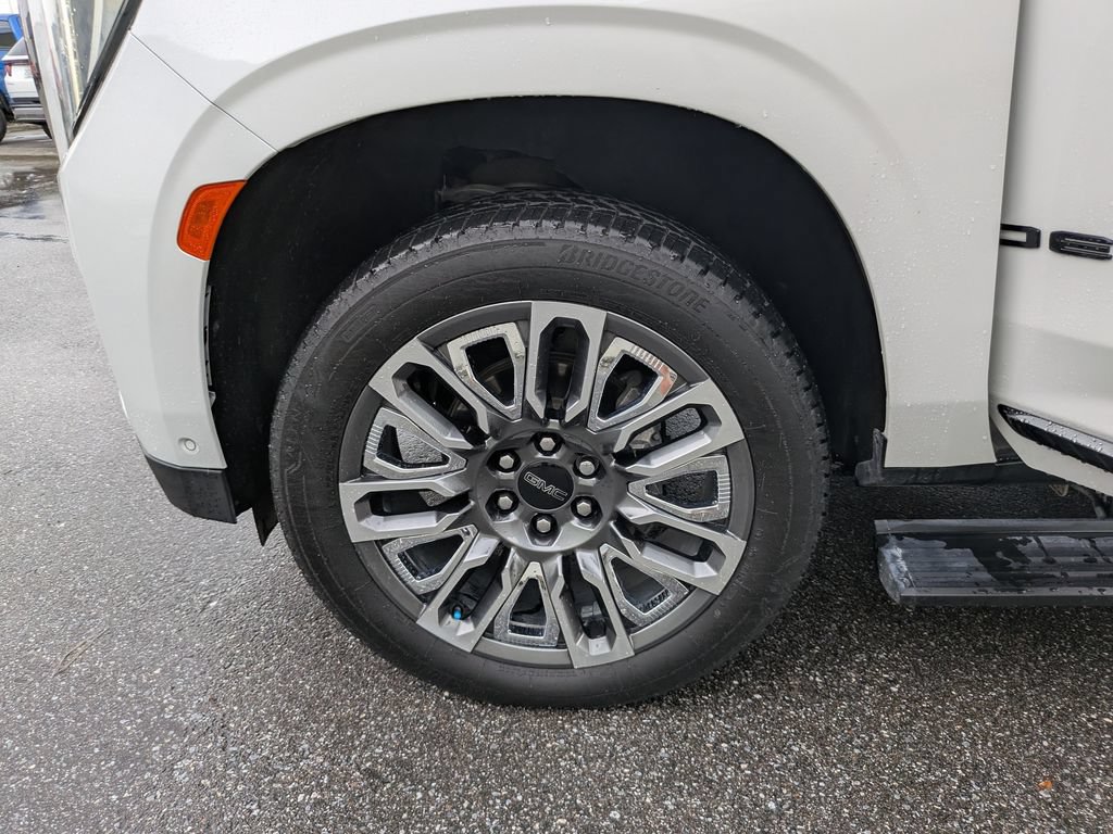 Used 2023 GMC Yukon XL Denali Ultimate AWD/4WD image 41