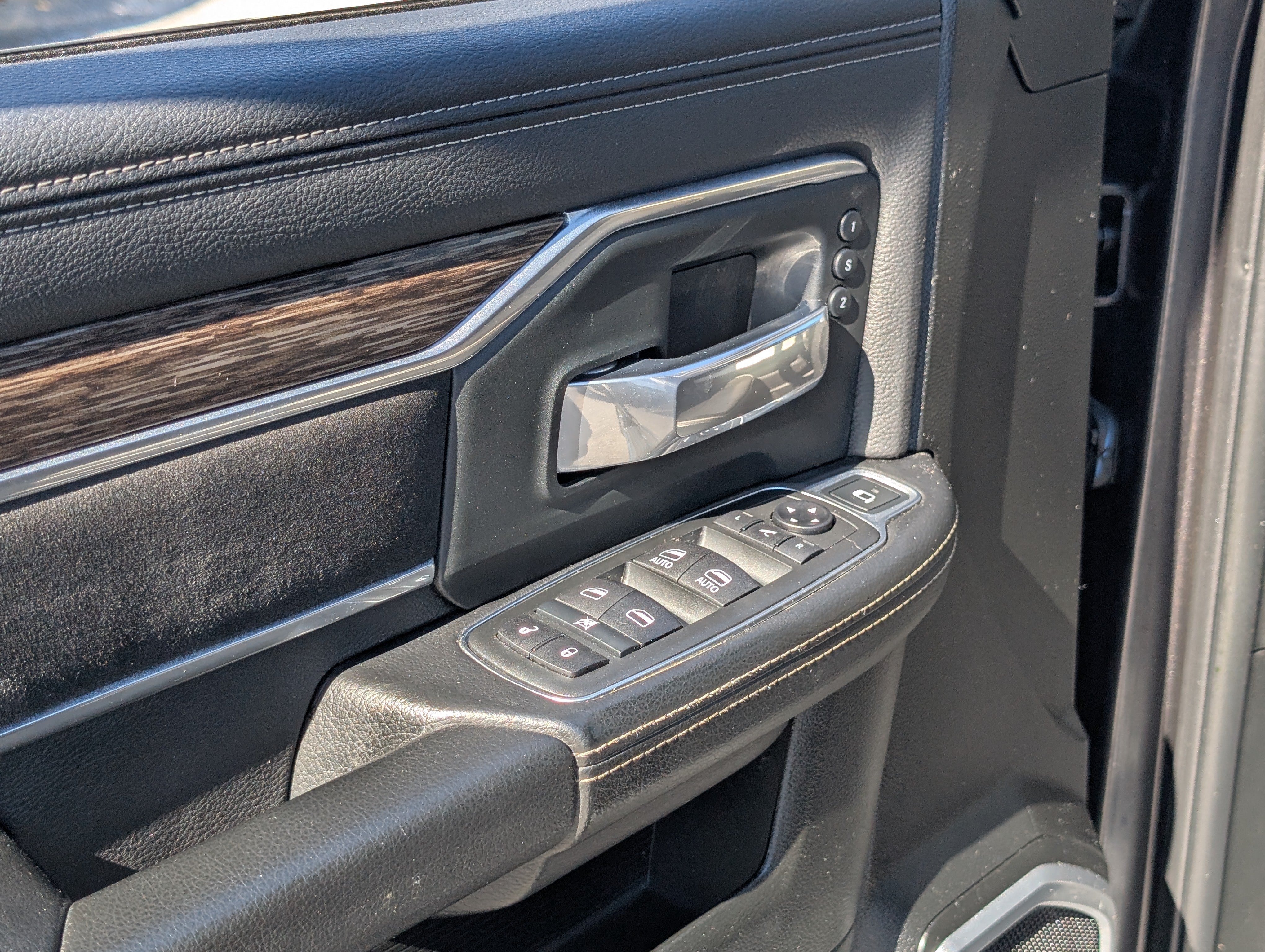 Used 2020 RAM 2500 Laramie AWD/4WD image 19