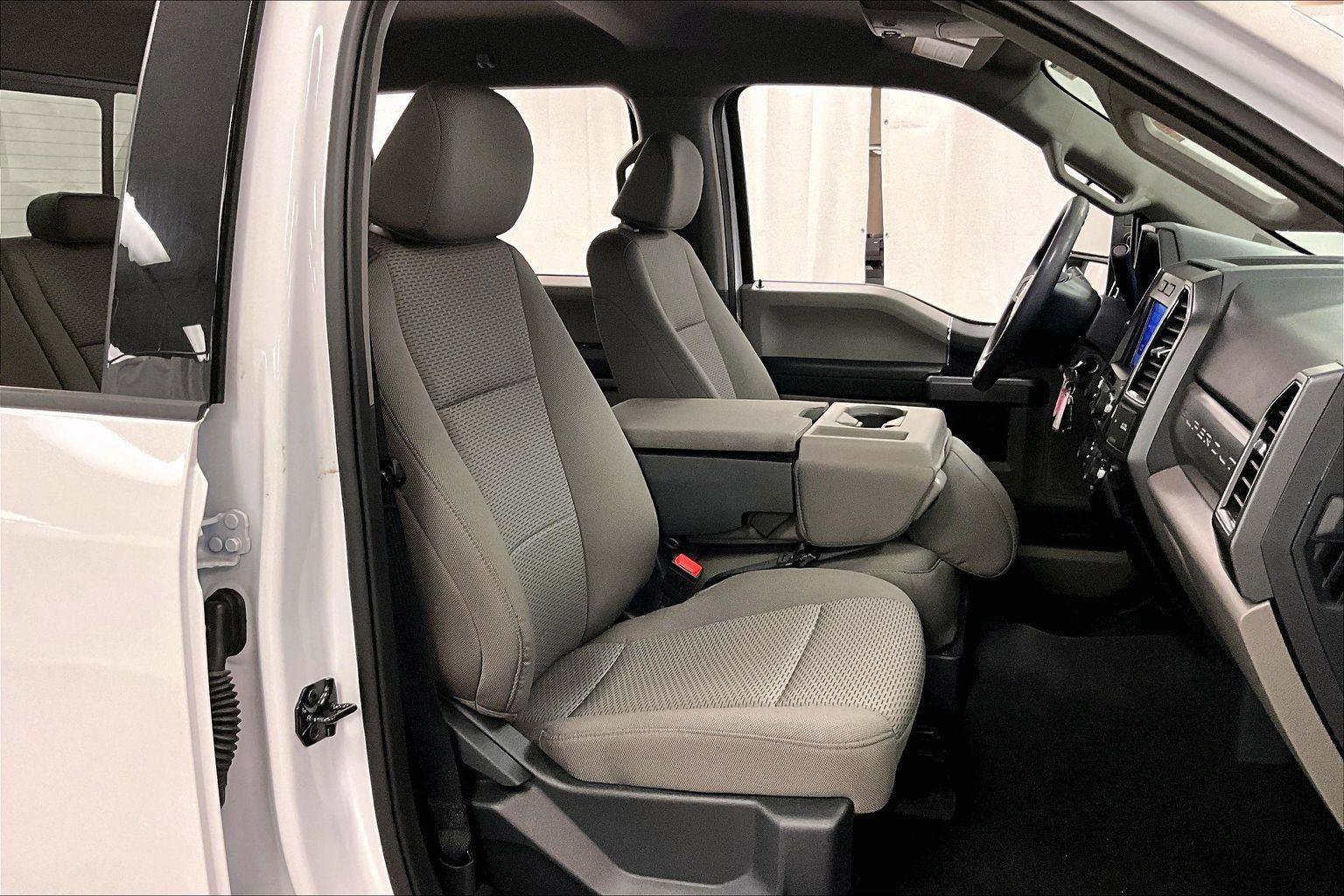 Certified 2022 Ford F350 XLT w/ XLT Value Package image 7