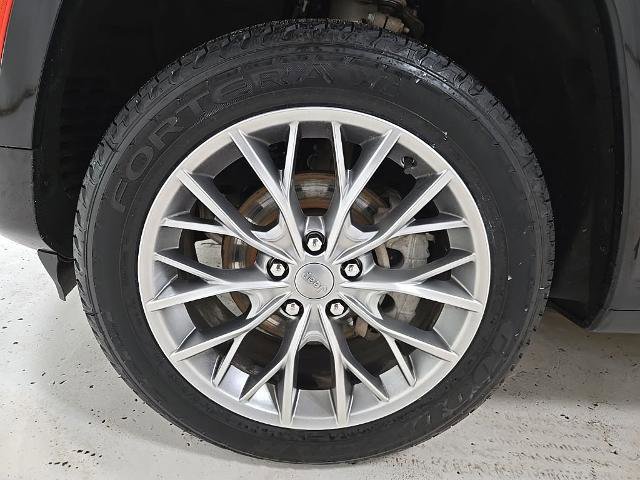 Used 2023 Jeep Grand Cherokee Summit w/ Luxury Tech Group V image 35