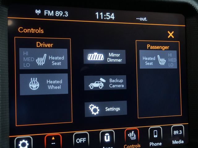 Used 2019 Jeep Wrangler Unlimited Sahara w/ Uconnect 4C Nav & Sound Group AWD/4WD image 23