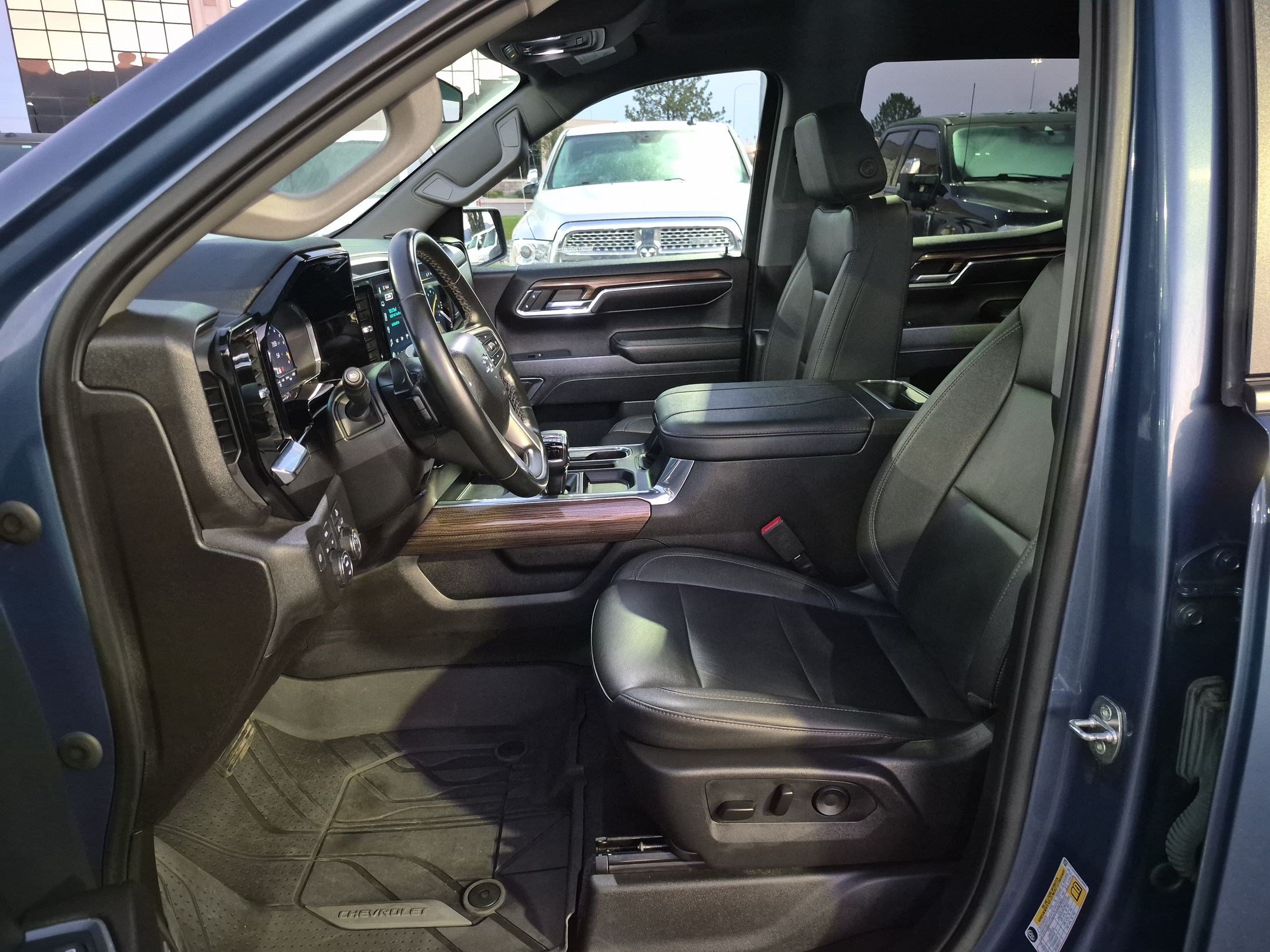 Used 2024 Chevrolet Silverado 1500 RST w/ Convenience Package II AWD/4WD image 18