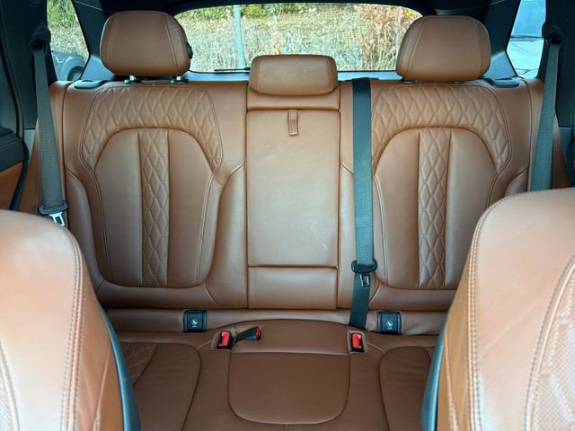 Used 2021 BMW X5 M50i w/ Executive Package image 18