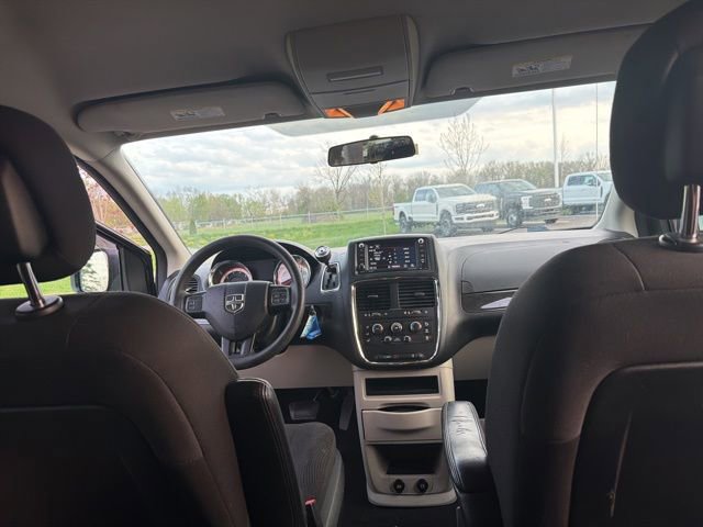 Used 2018 Dodge Grand Caravan SE FWD image 15