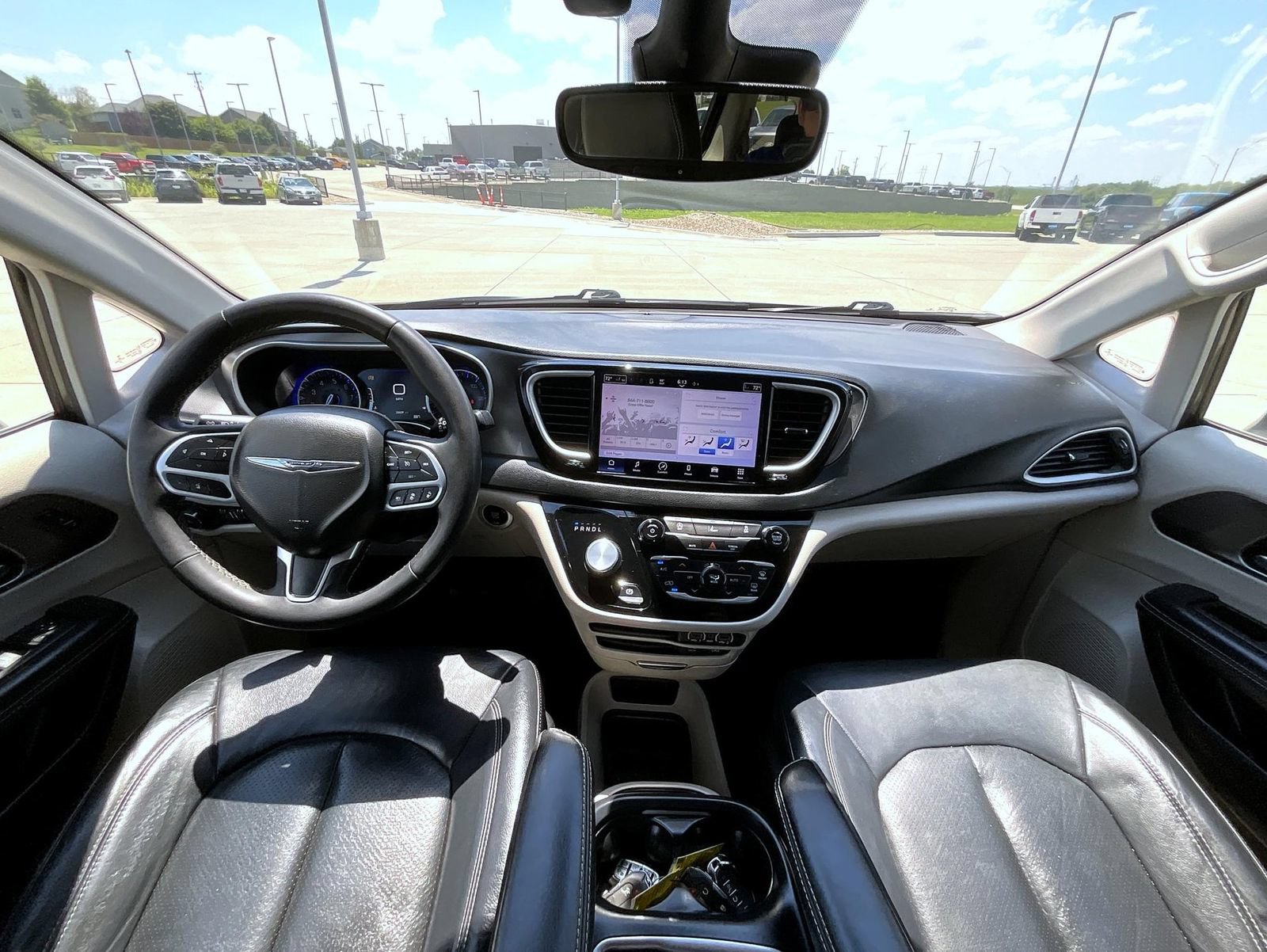 Used 2022 Chrysler Pacifica Touring-L FWD image 13