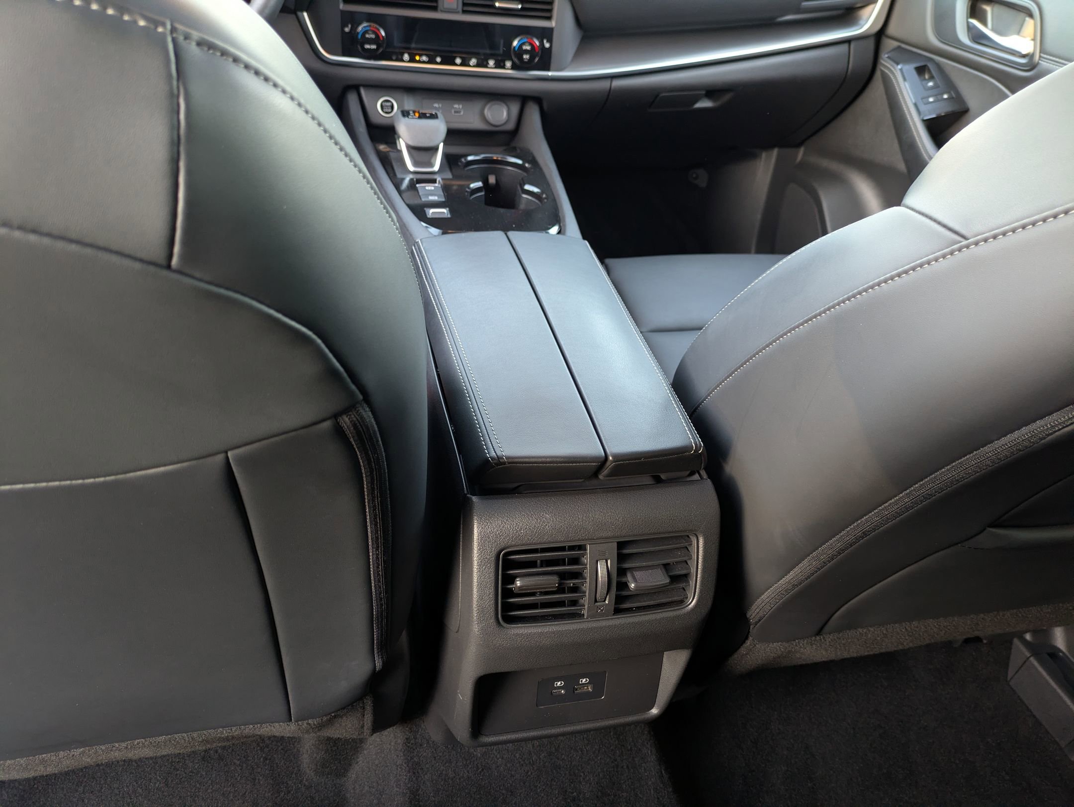 Used 2023 Nissan Rogue SV w/ SV Premium B Package FWD image 31