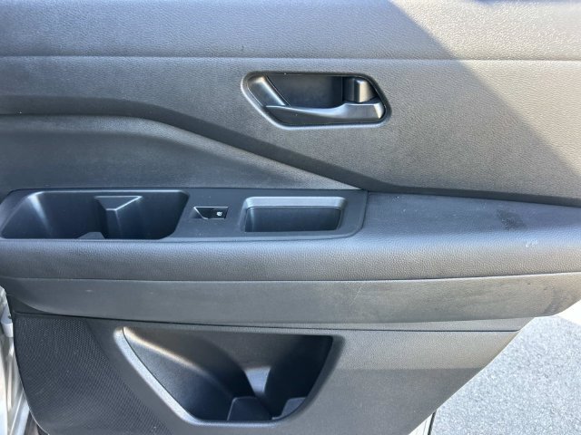 Used 2025 Nissan Pathfinder S FWD image 23