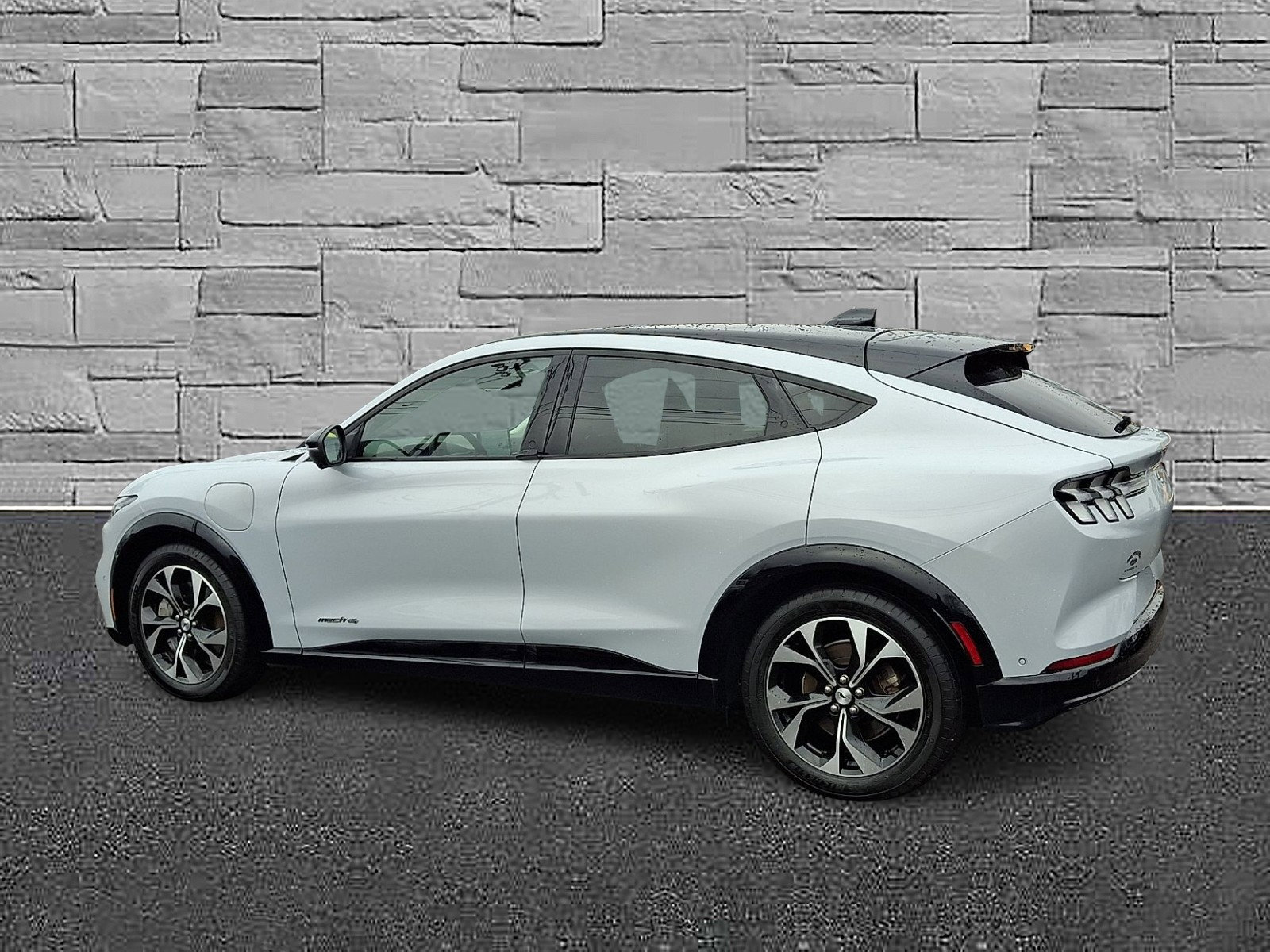 Certified 2021 Ford Mustang Mach-E Premium image 7