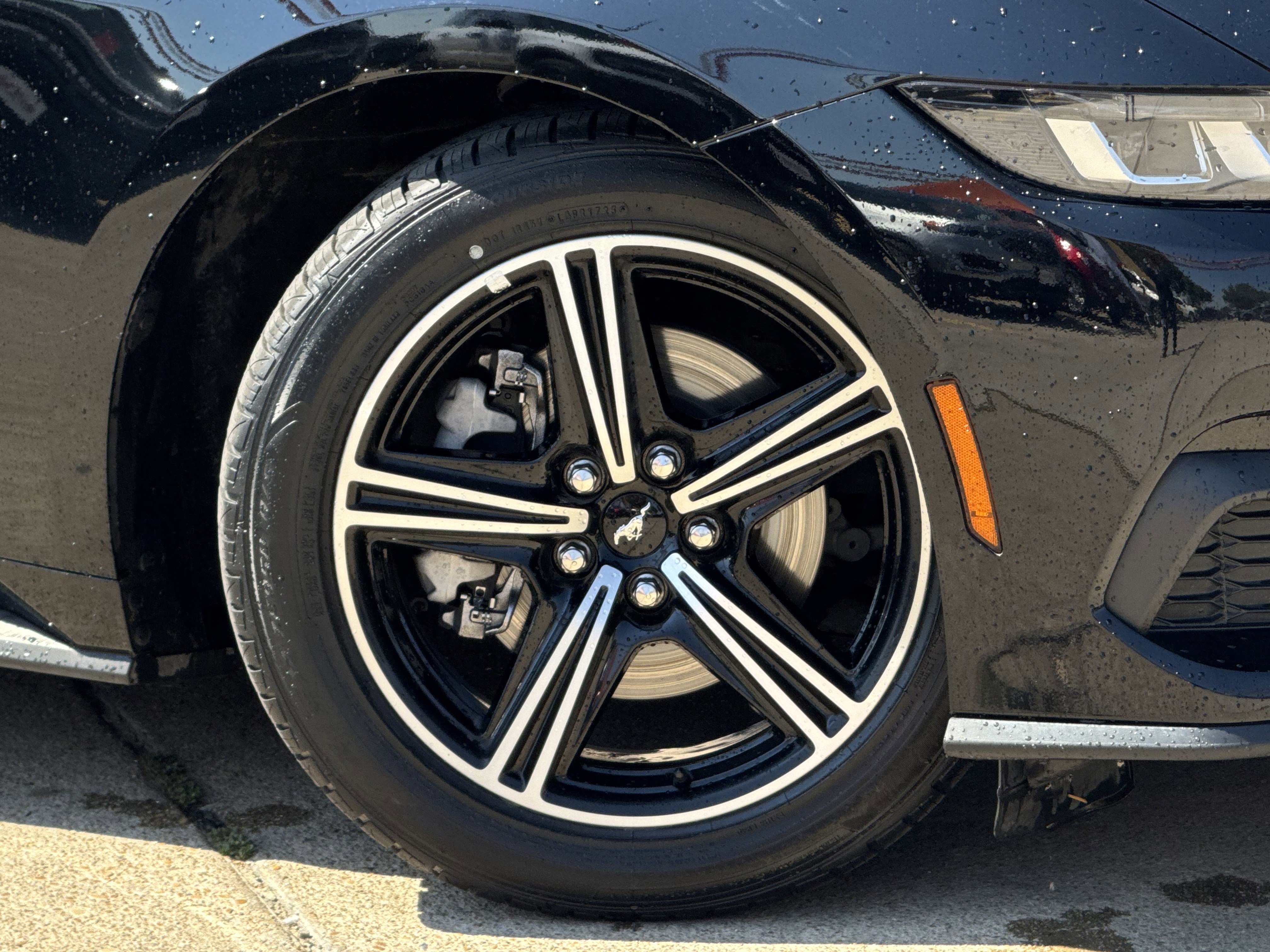 Certified 2024 Ford Mustang Coupe image 3