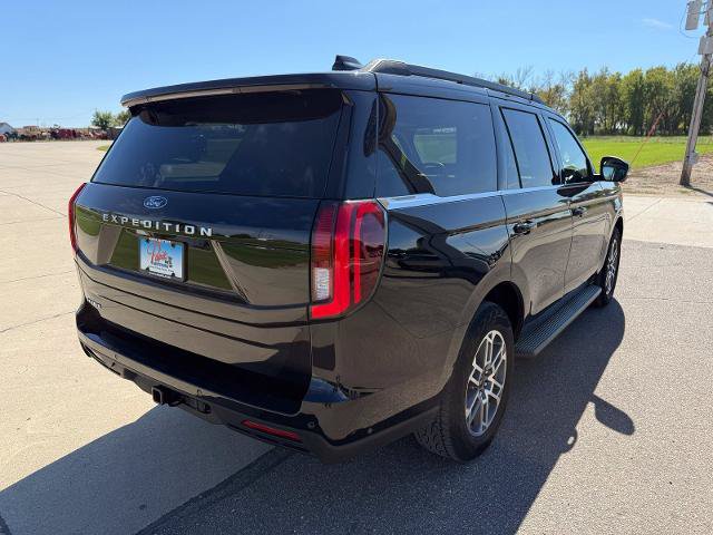 Certified 2025 Ford Expedition Active AWD/4WD image 7