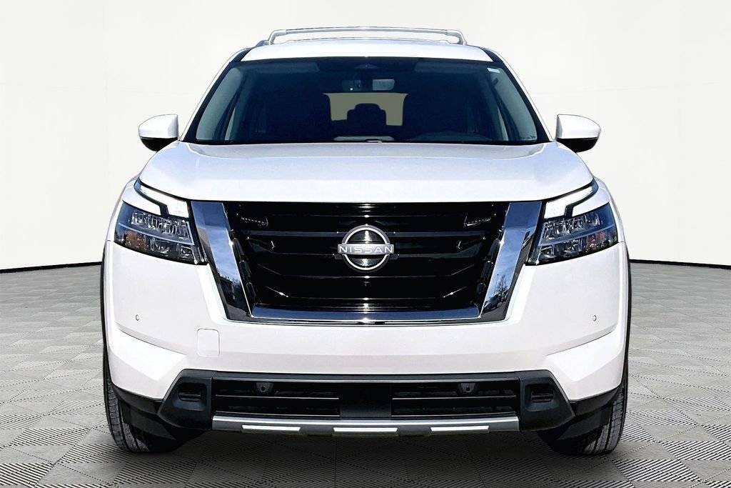 Used 2024 Nissan Pathfinder SL FWD image 6