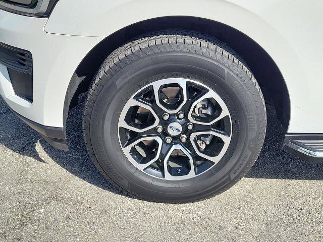 Certified 2023 Ford Expedition XLT RWD image 7