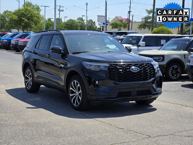 Certified 2025 Ford Explorer ST-Line AWD/4WD image 3