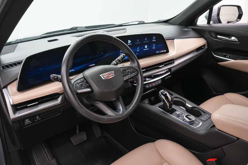 Used 2024 Cadillac XT4 Luxury w/ LPO, Floor Liner Package AWD/4WD image 12